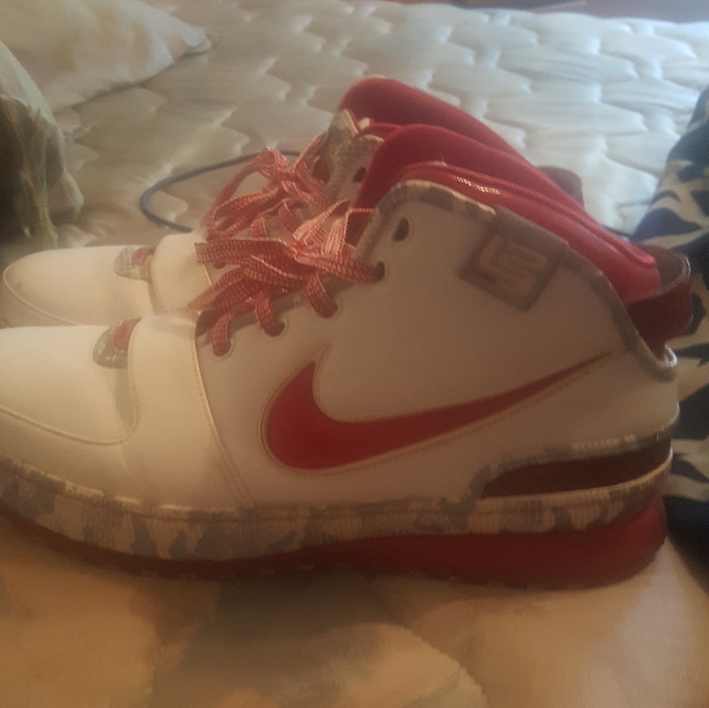 lebron VI
